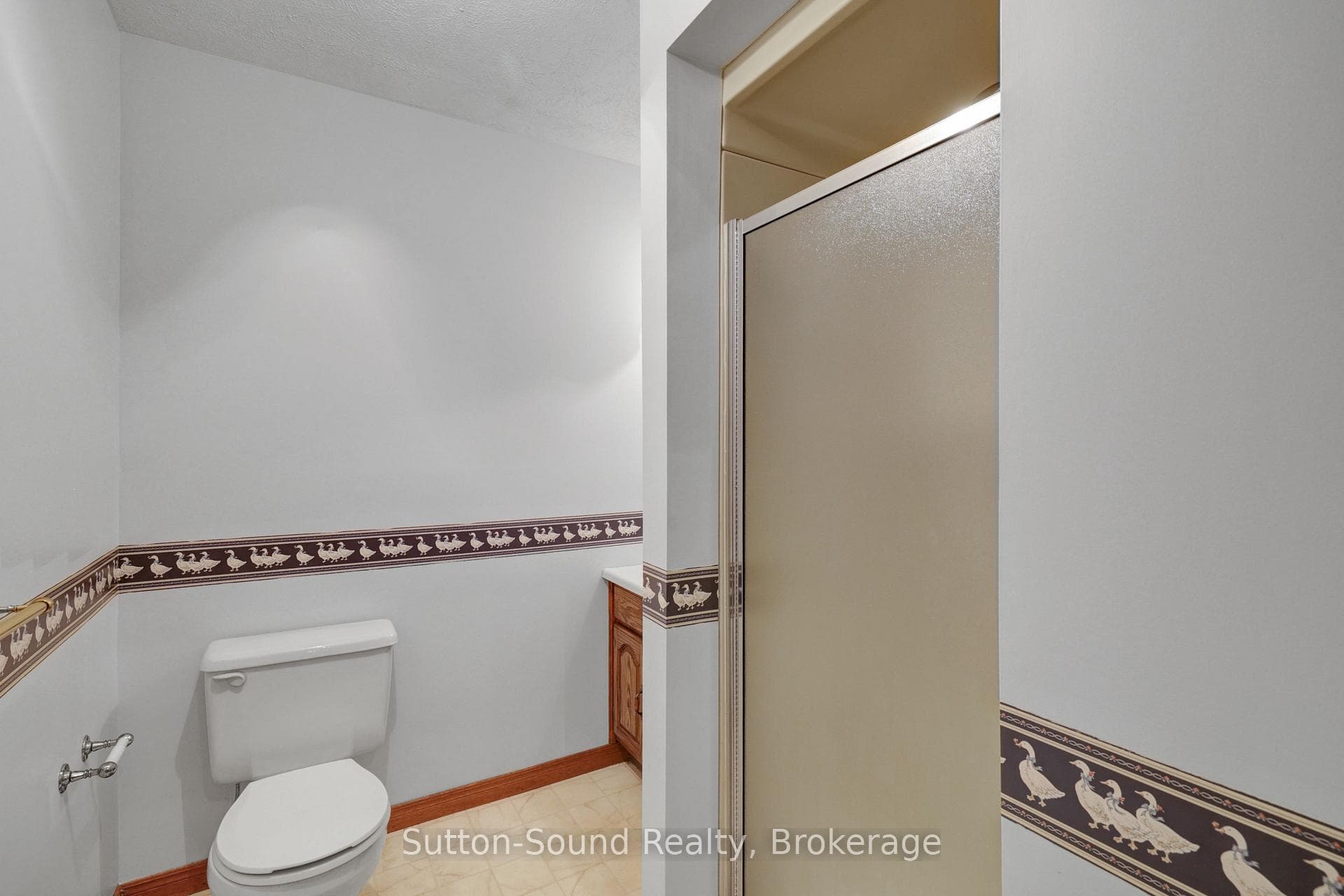 460 8TH Avenue photo 38