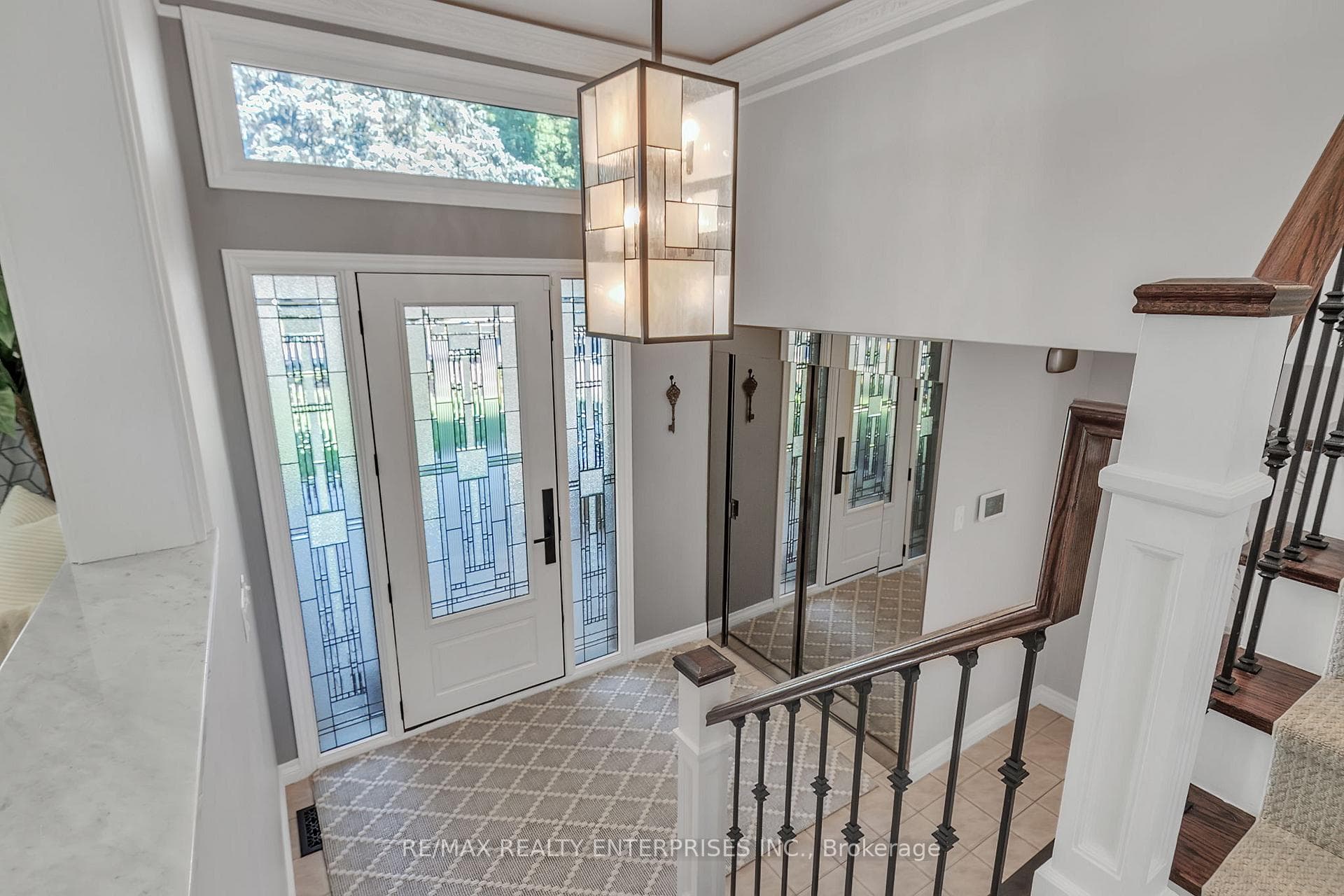 1720 Valentine Gardens photo 5
