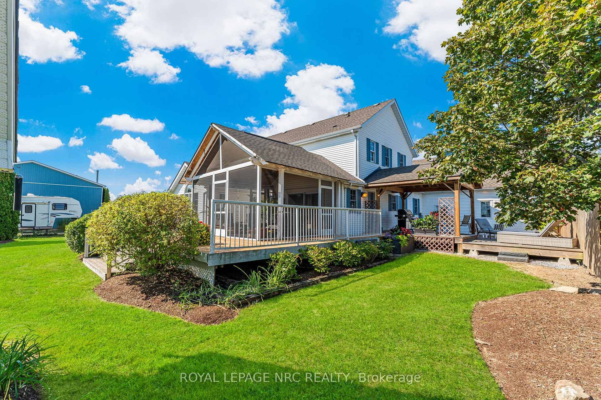 Screened in porch.
