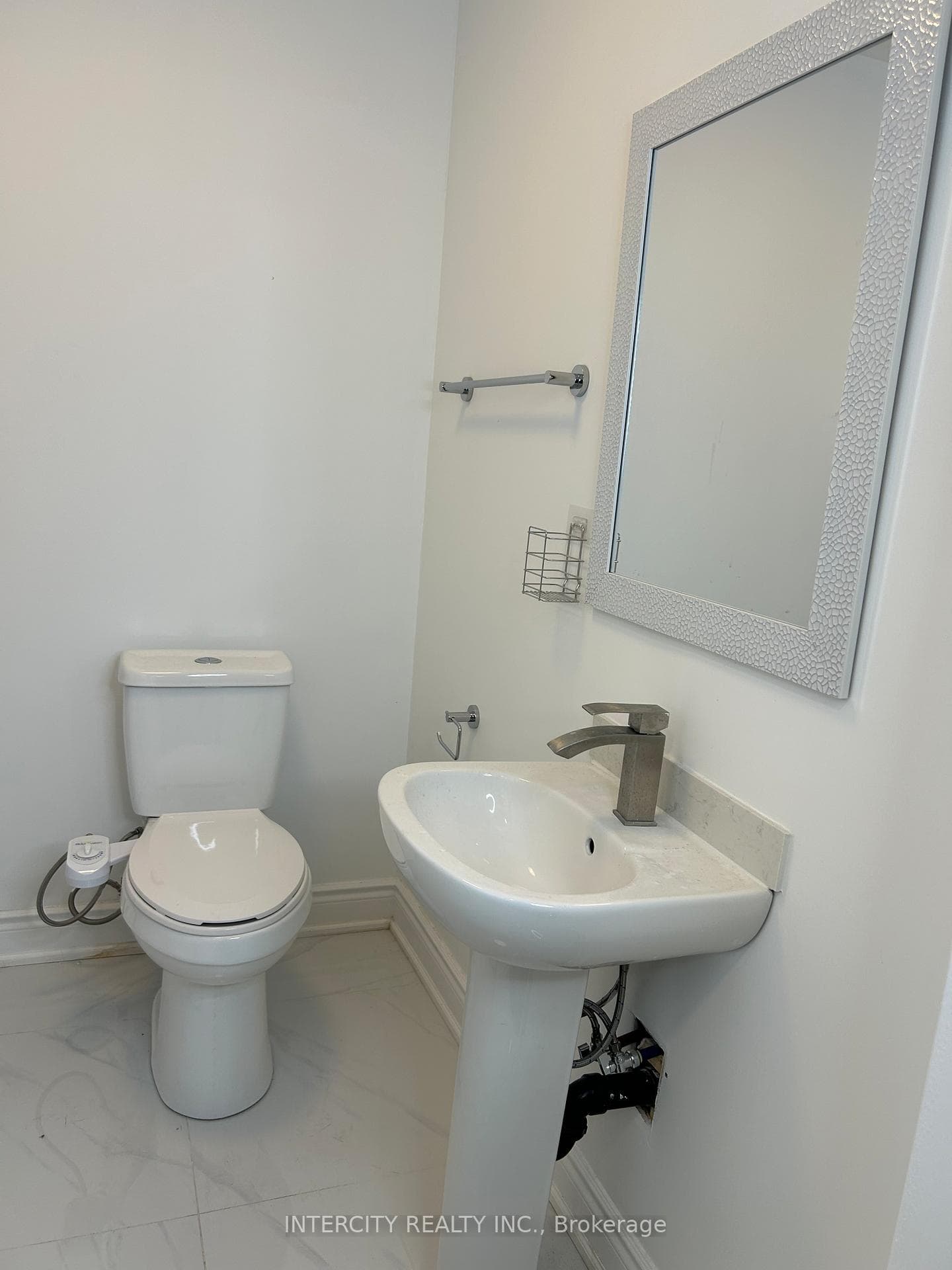 260 Britannia Avenue Unit Main Floor photo 7