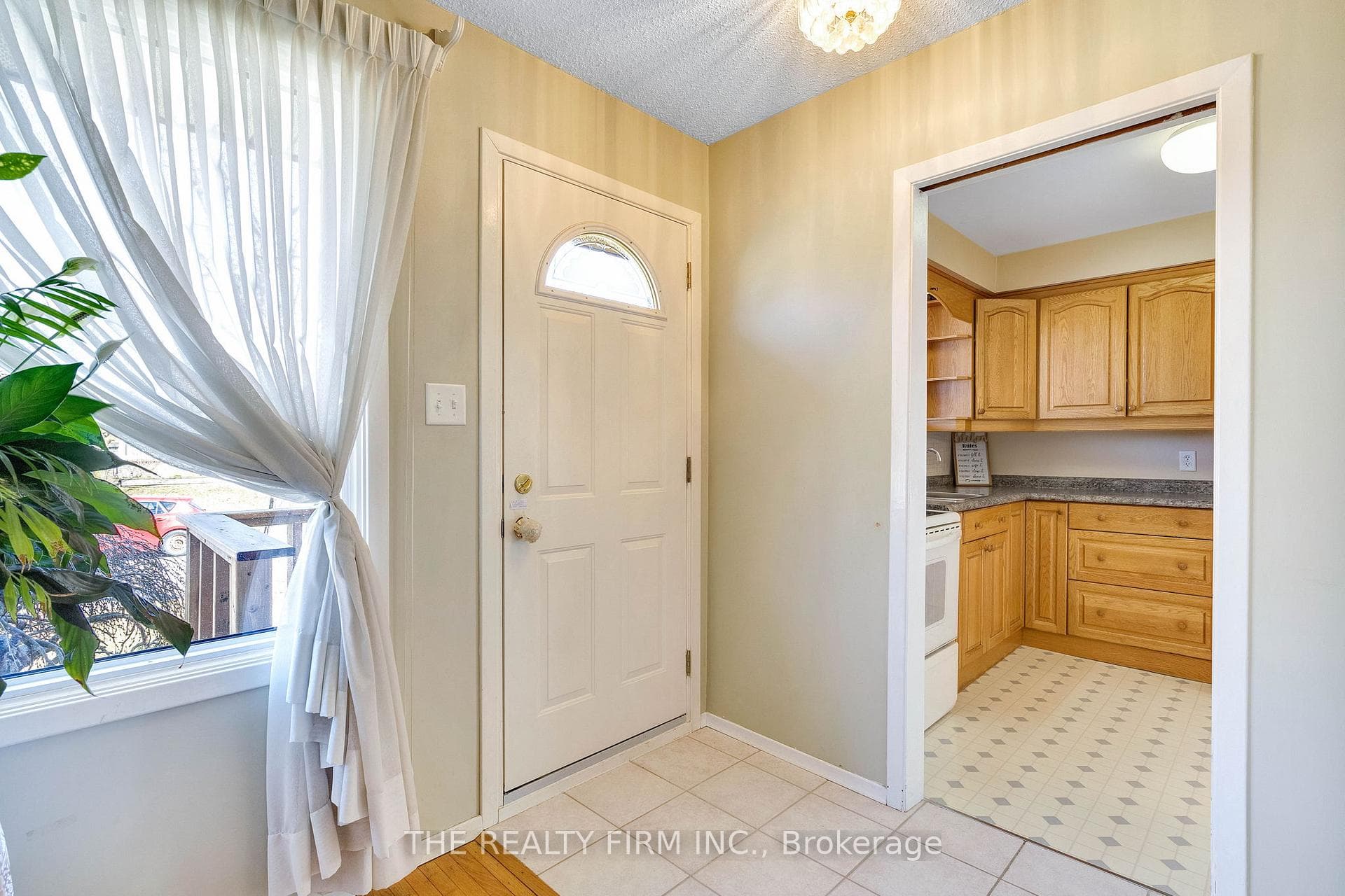 56 Barrett Crescent photo 9