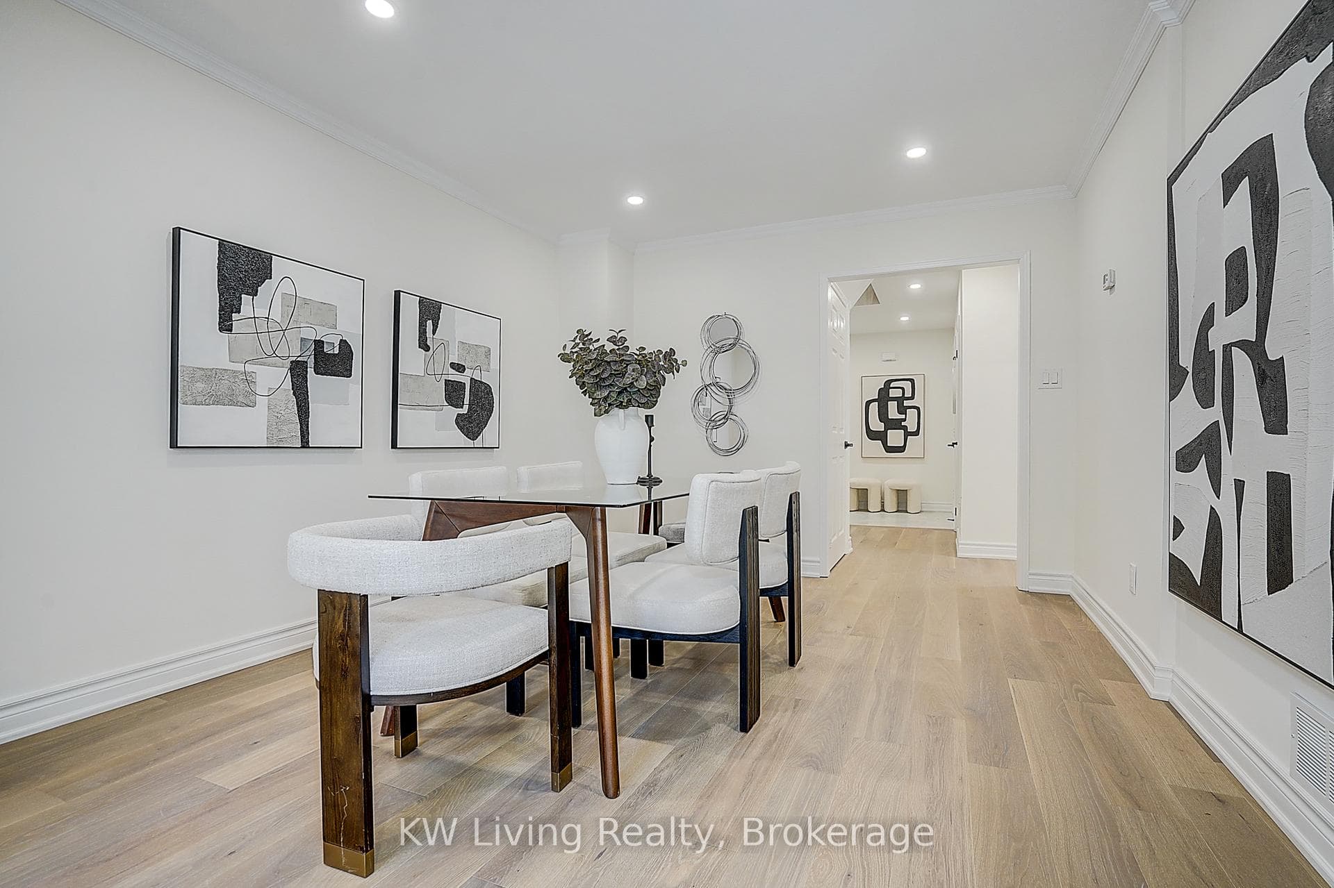 132 Northolt Crescent photo 8