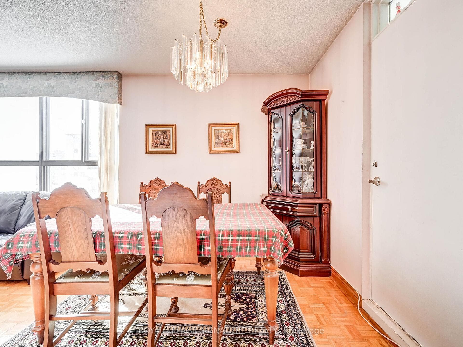 3170 Kirwin Avenue Unit 201 photo 7