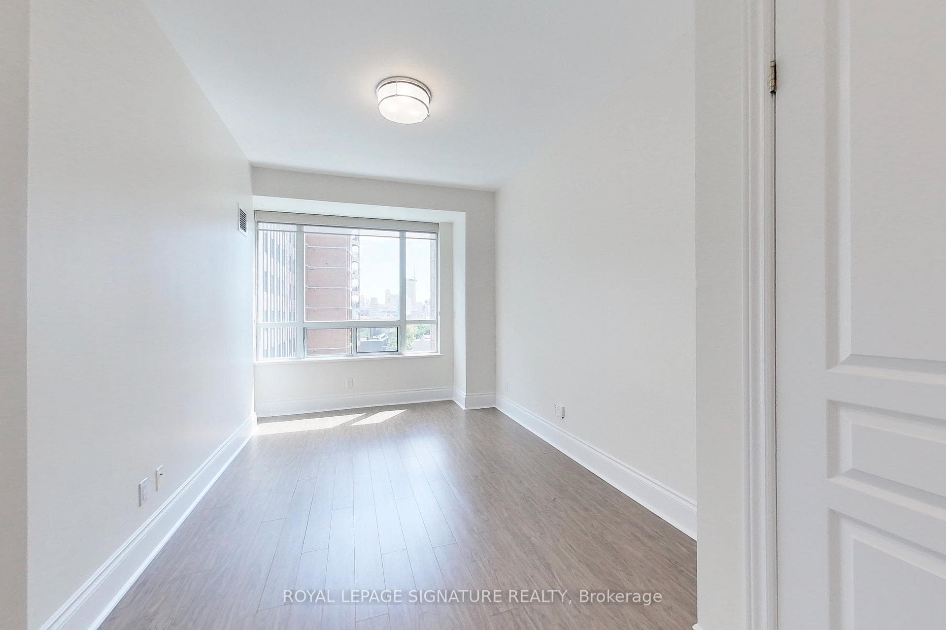 102 Bloor Street Unit 810 photo 6
