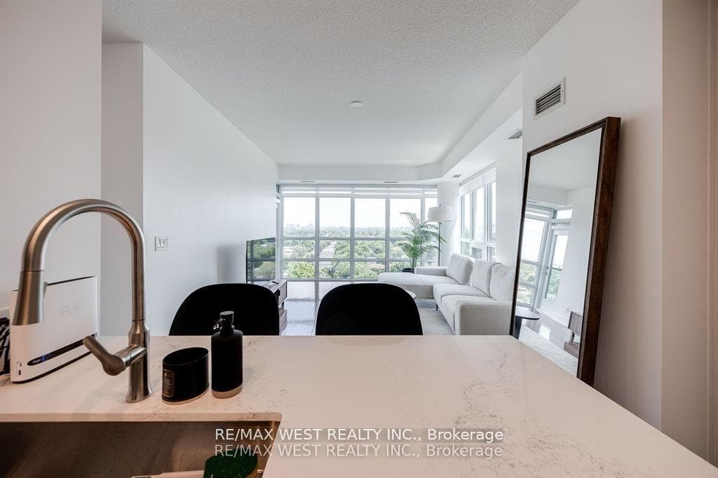 26 Norton Avenue Unit 1707 photo 10