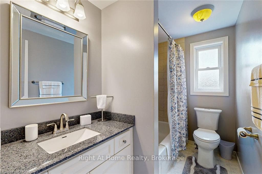 318 ERINBROOK Drive photo 23