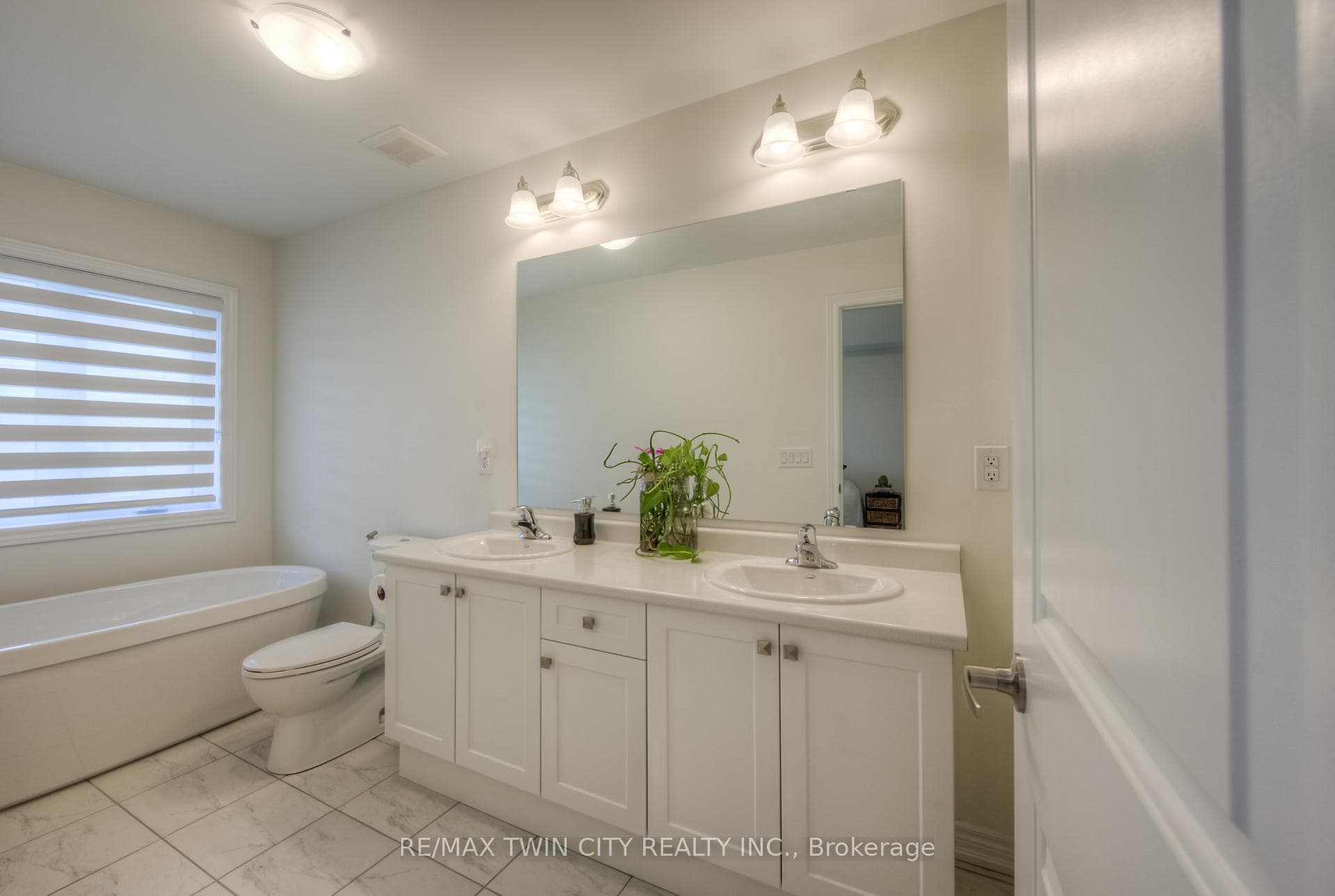86 Grassbourne Avenue photo 25