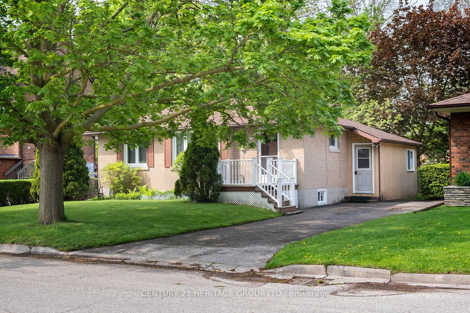 18 Dufferin Street photo 1