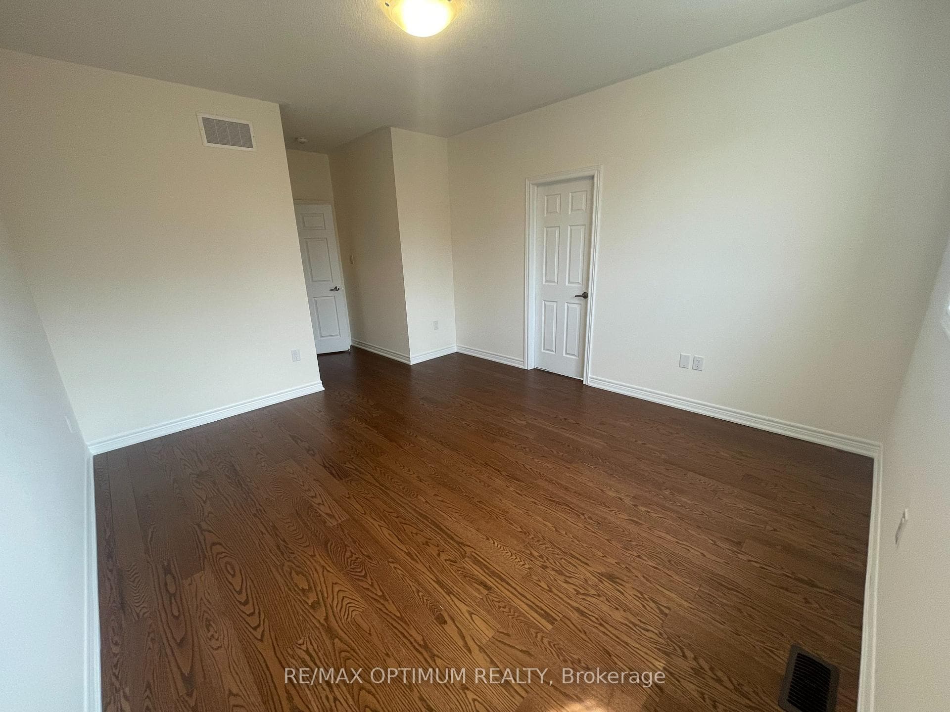 96 Hashmi Place photo 13
