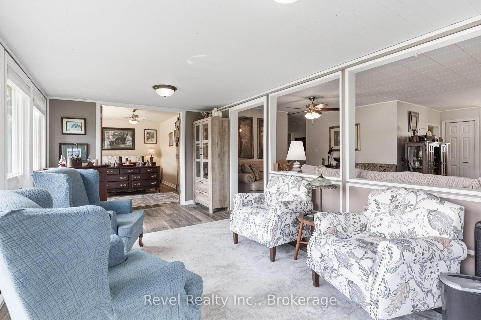 133 Victoria Drive photo 20