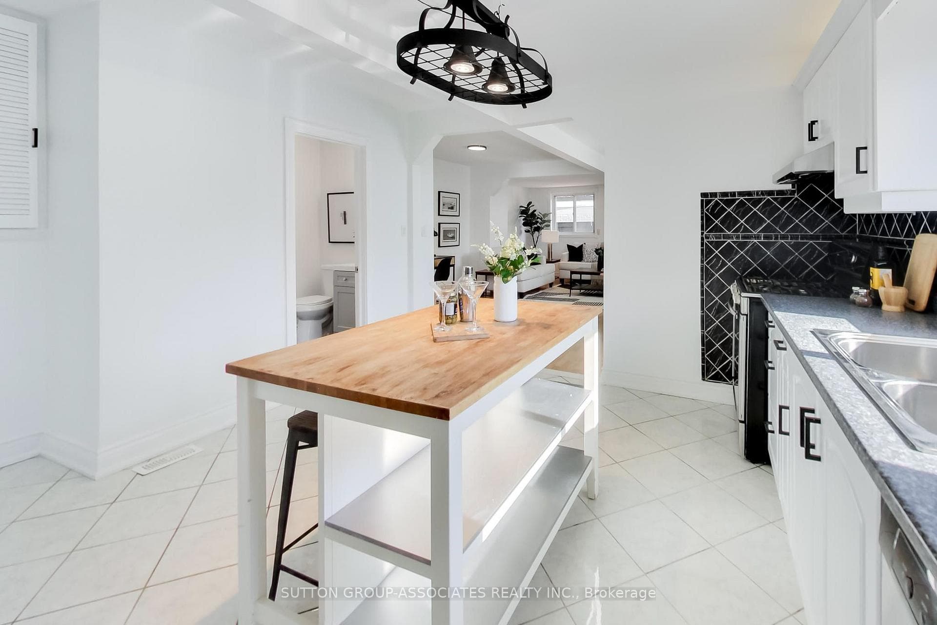 175 Earlsdale Avenue photo 16