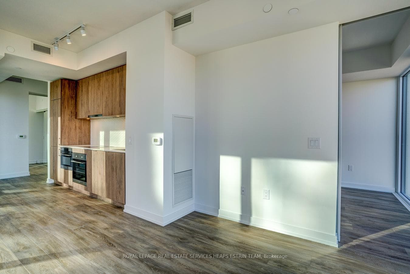 158 Front Street Unit 1707 photo 12