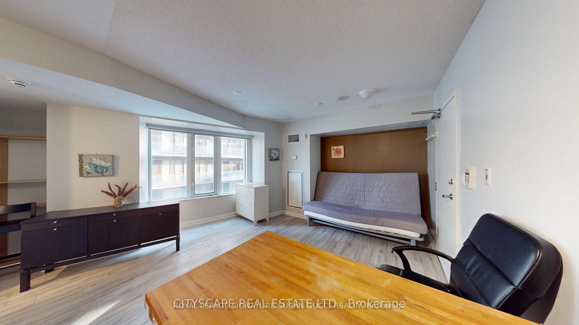 200 Victoria Street Unit 1107 photo 2