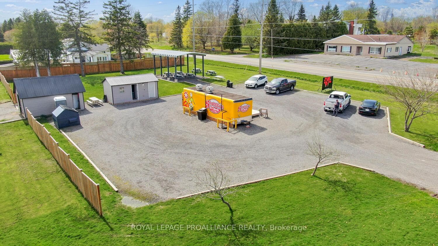 12 Riverview Crescent photo 3
