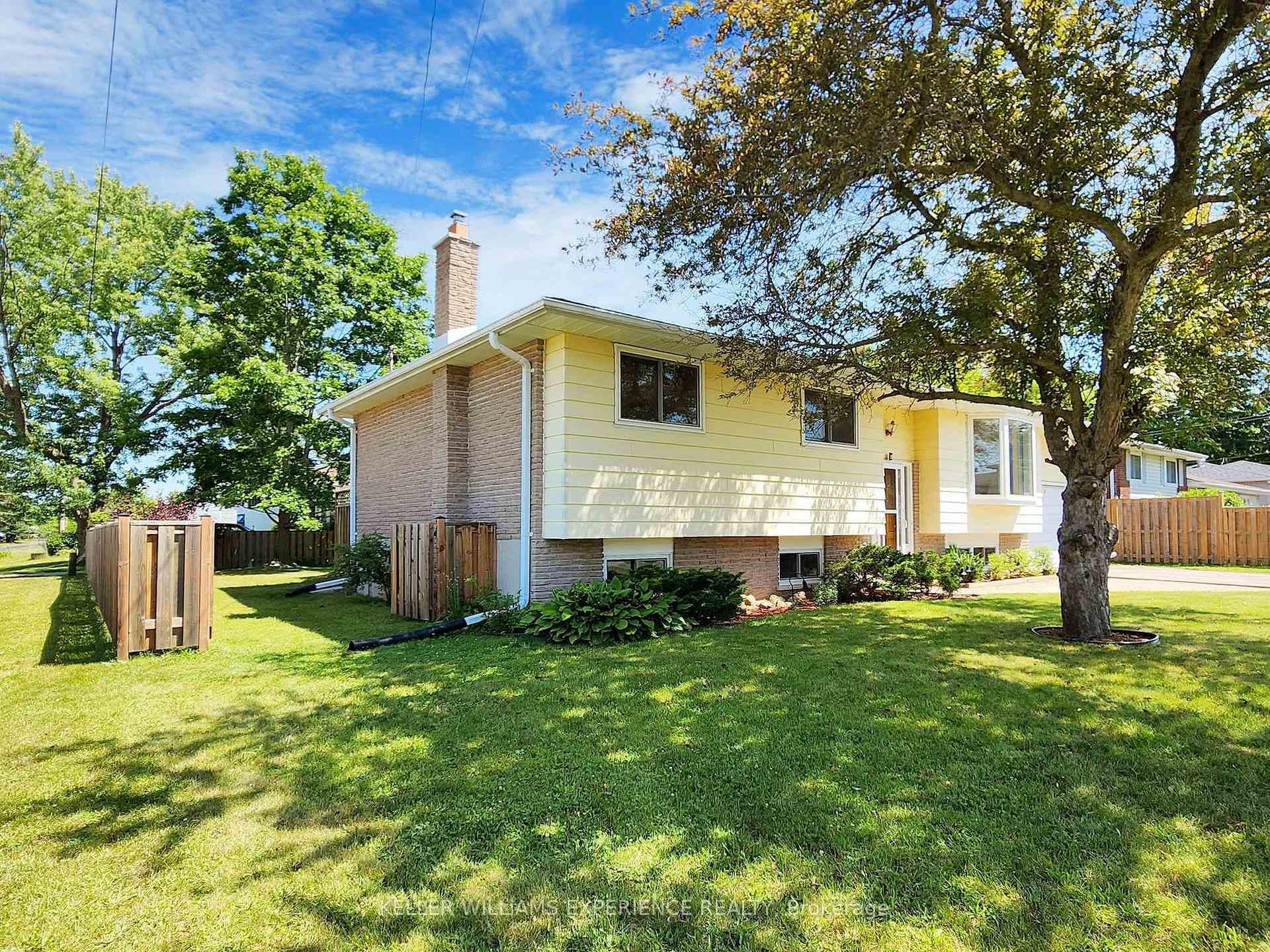 5 Sandsprings Crescent photo 3