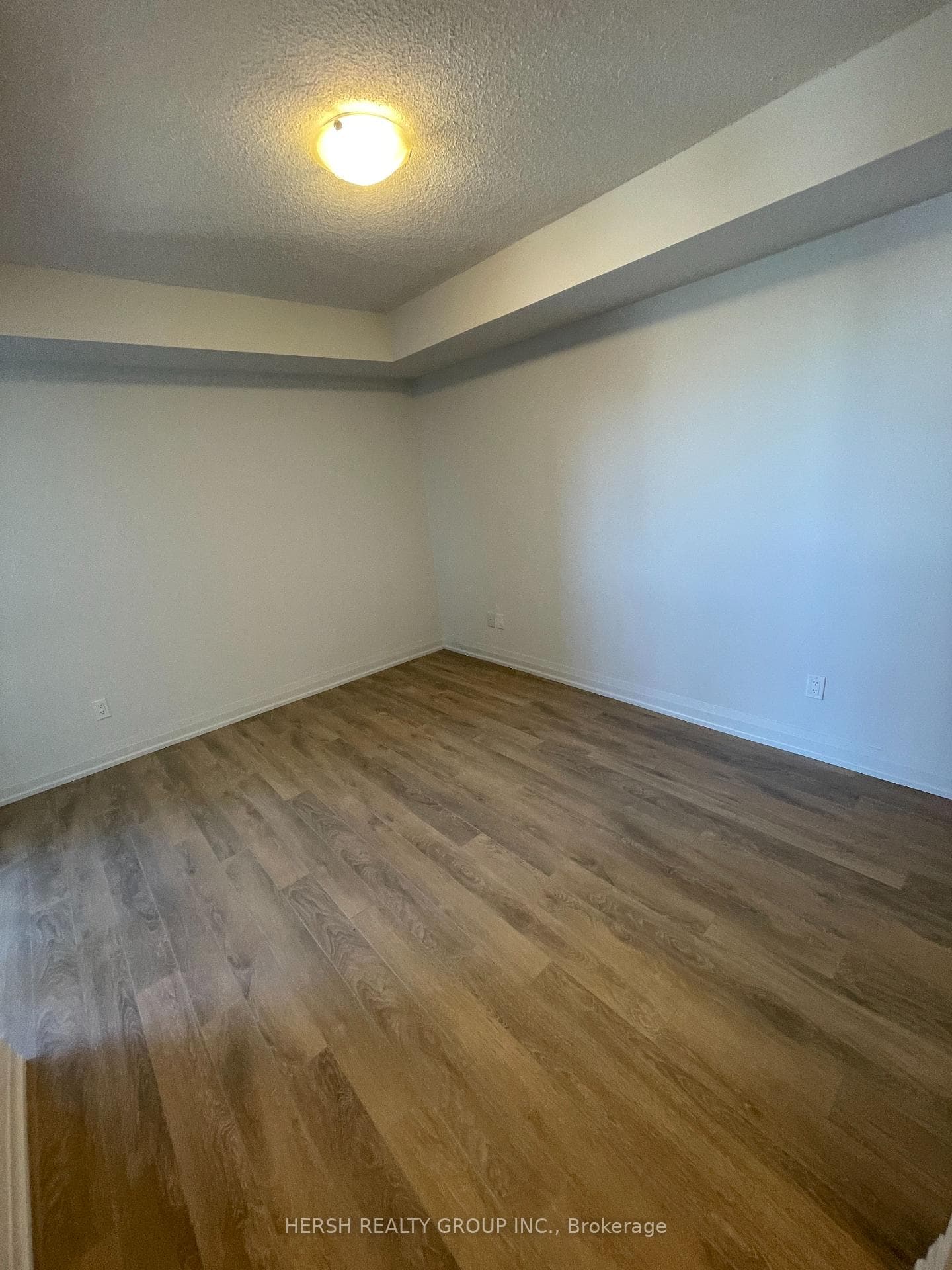 20 Meadowglen Place Unit 735 photo 12