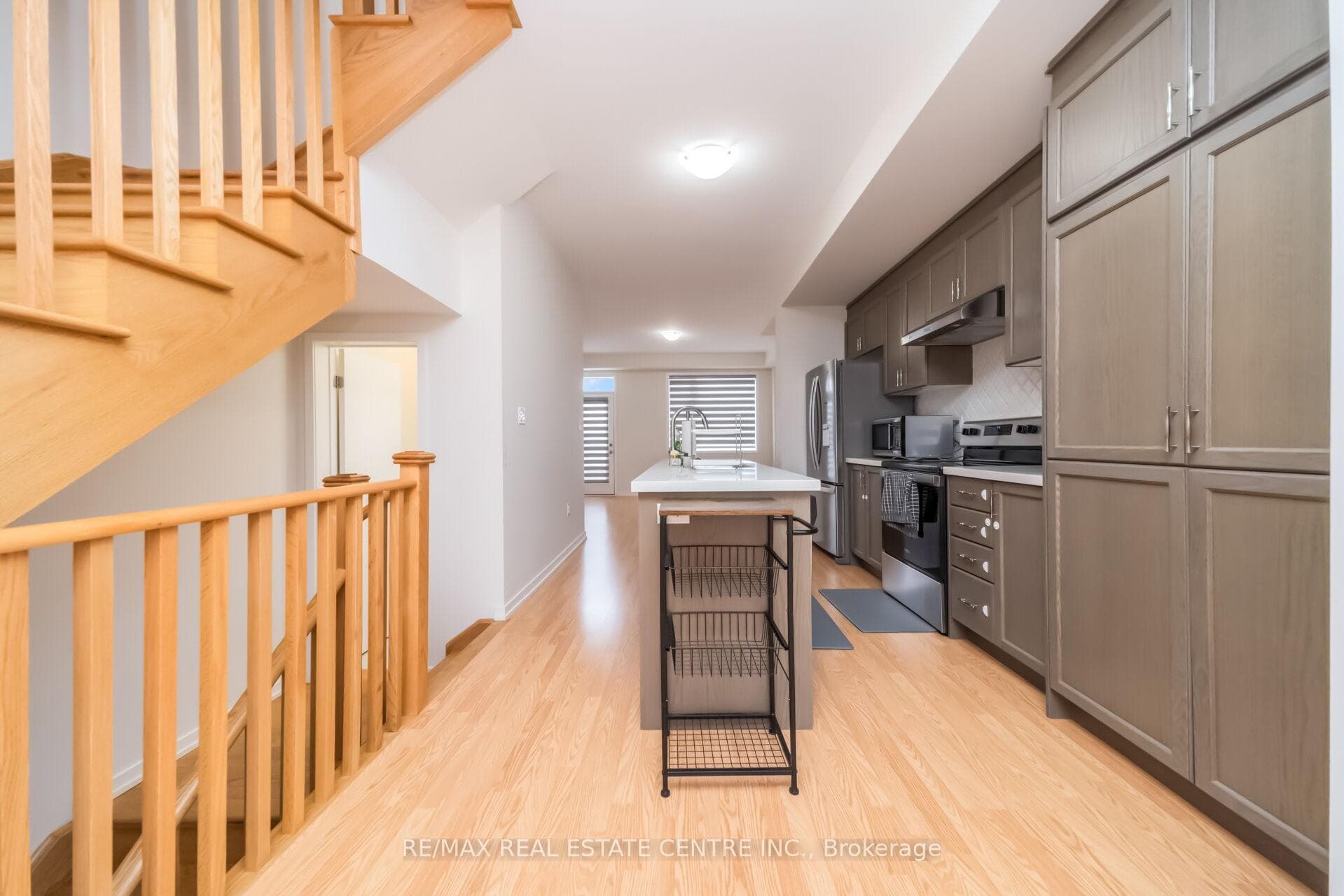 30 Lambert Lane photo 8