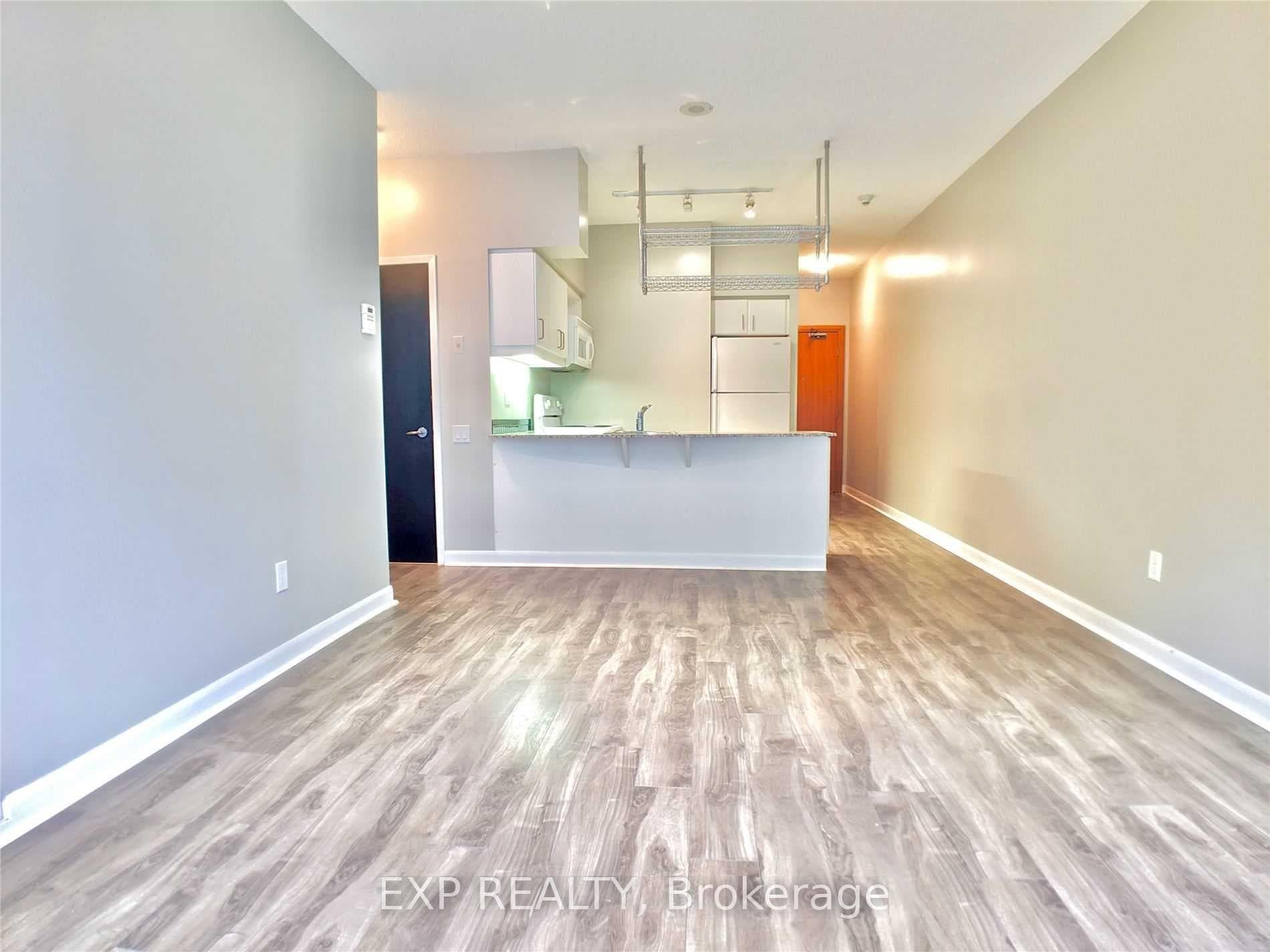 33 Sheppard Avenue Unit 212 photo 2