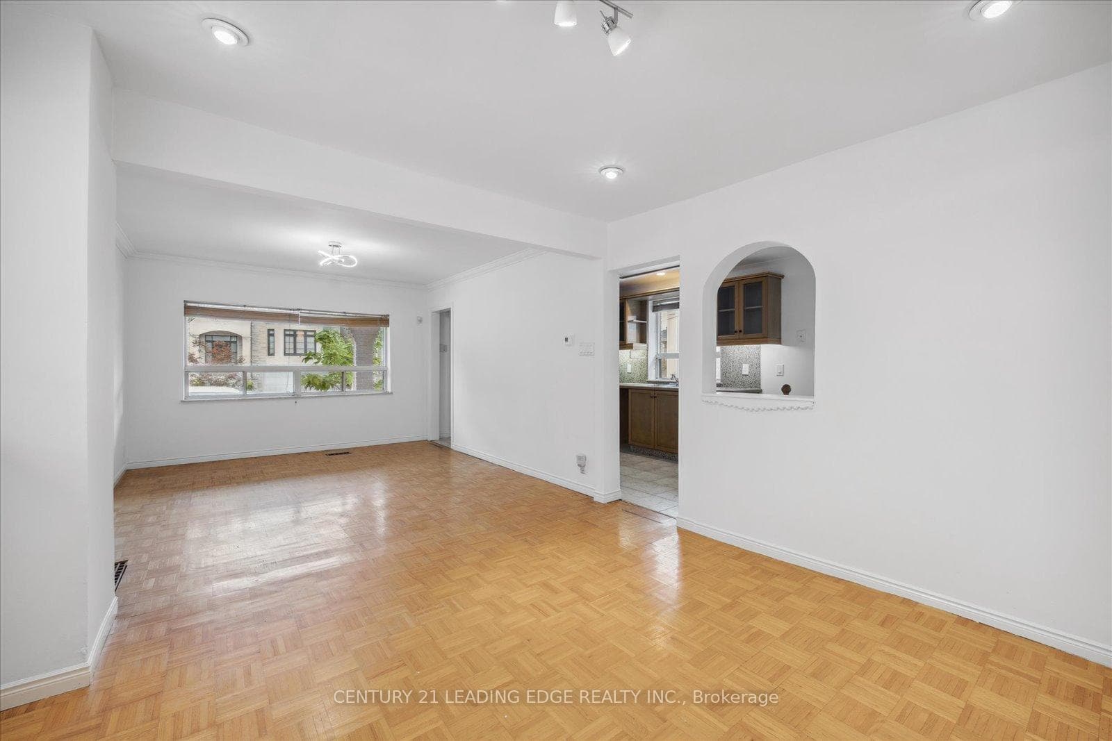 127 Glen Park Avenue photo 9