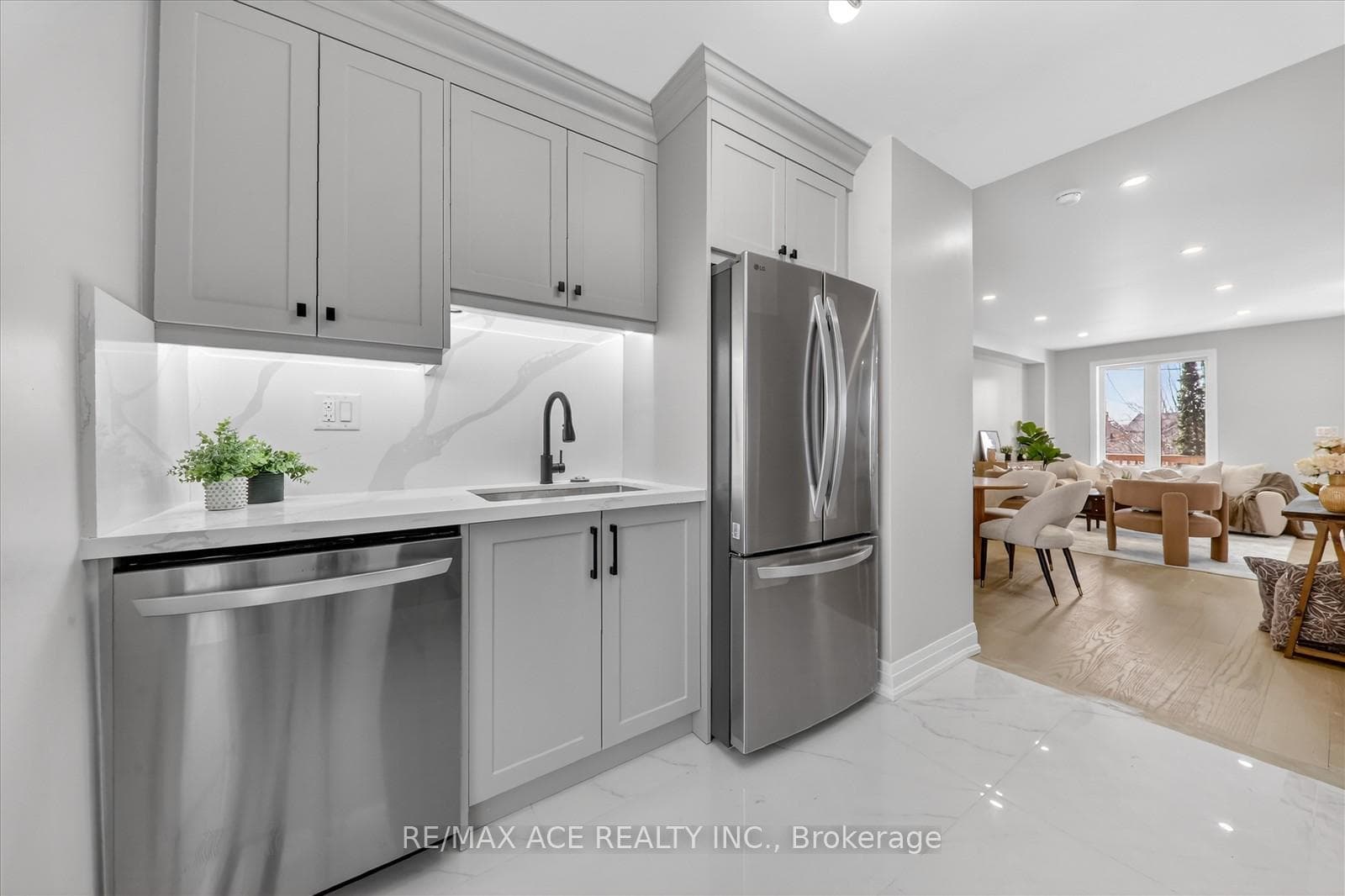 325 Boon Avenue photo 14