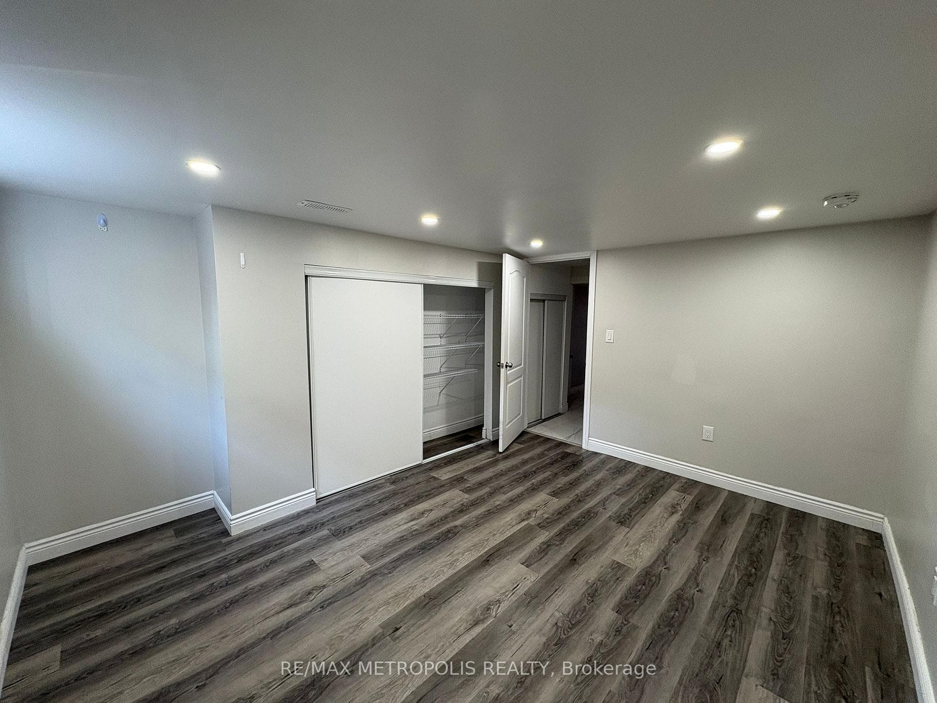 44 Endeavour Drive Unit BSMT photo 5