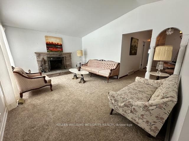 1035 Connery Avenue photo 3
