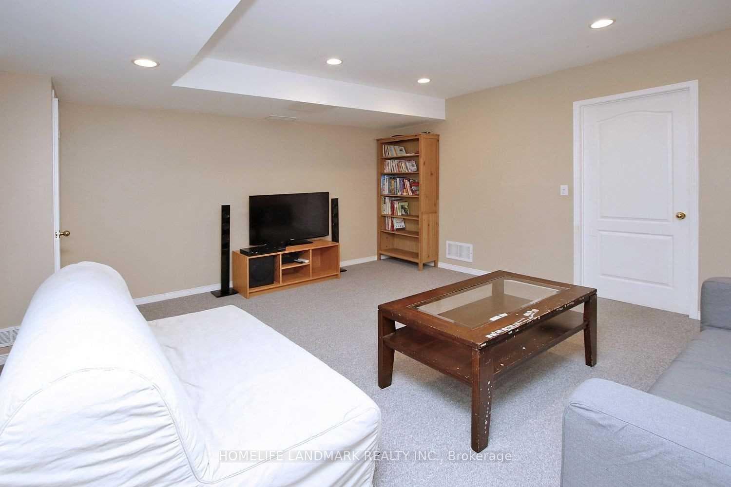 5030 Heatherleigh Avenue Unit 118 photo 16