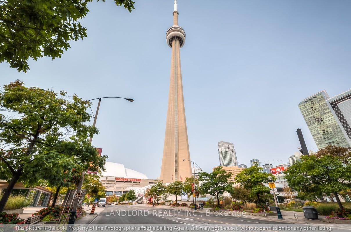 270 Queens Quay Unit 2306 photo 25