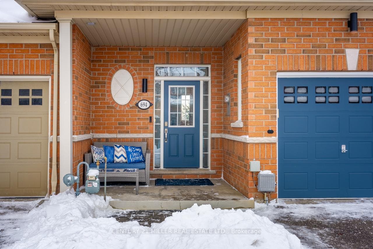 694 Sauve Street photo 4
