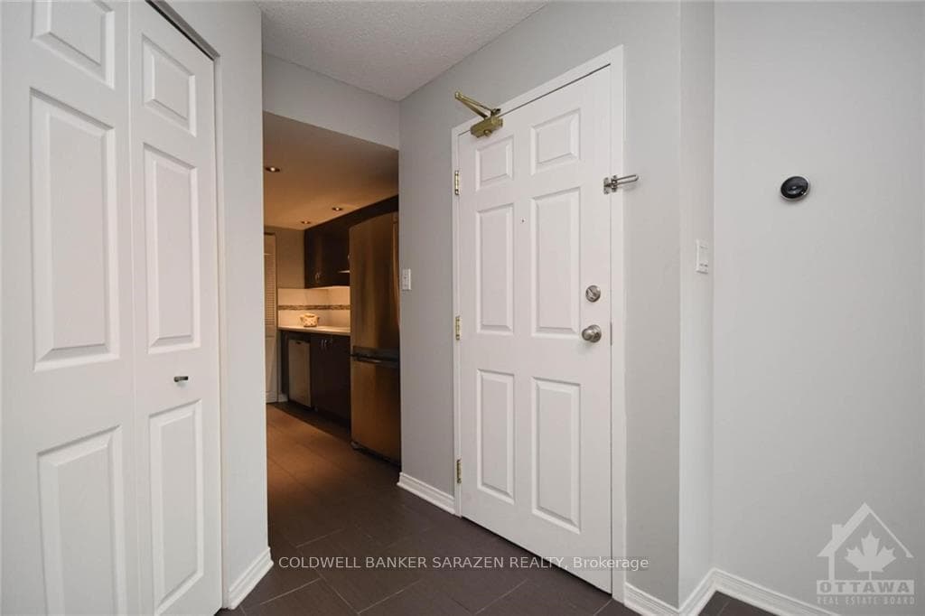 344 WAVERLEY Street Unit 401 photo 2