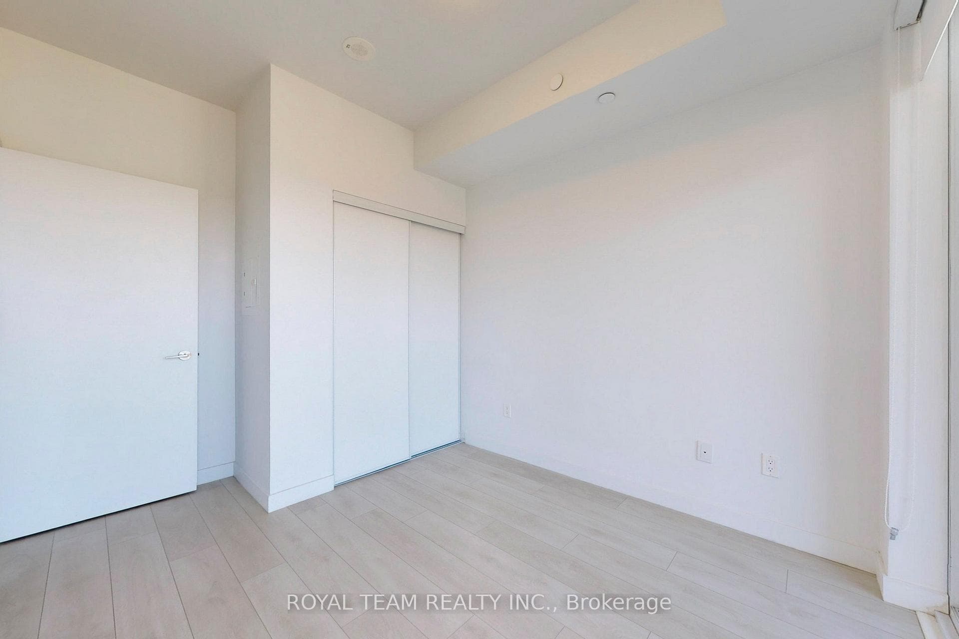 8 Eglinton Avenue Unit 3006 photo 13