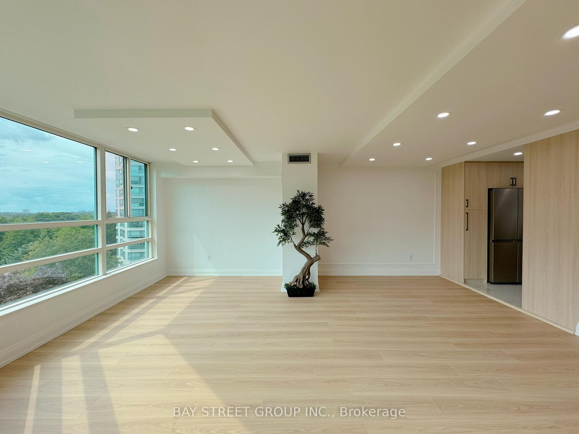 7905 Bayview Avenue Unit 606 photo 2