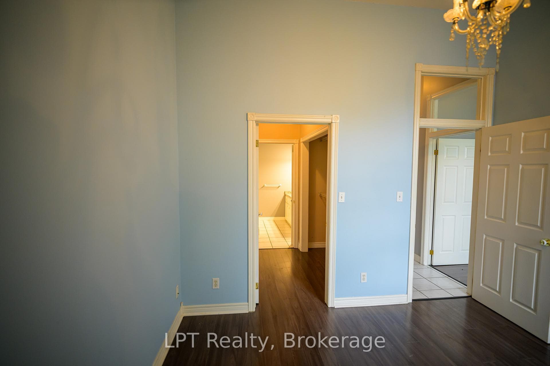 317 Queen Street Unit 304 photo 13