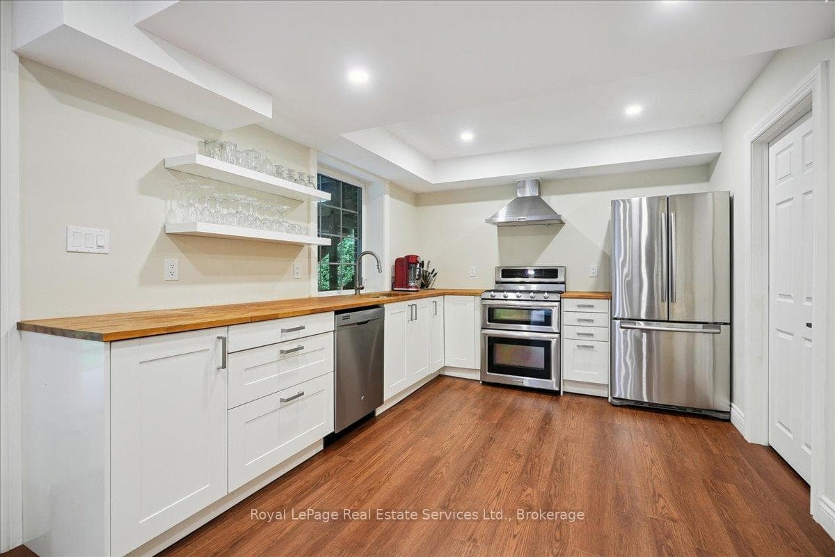 215 Weldon Avenue photo 21