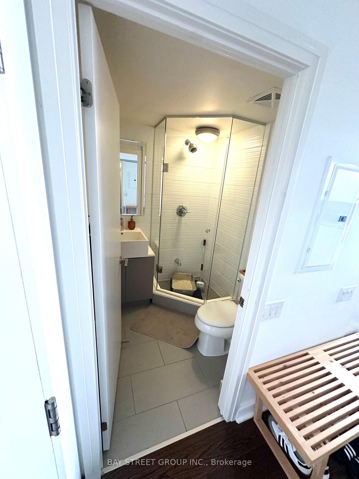 5 Hanna Avenue Unit 607 photo 2