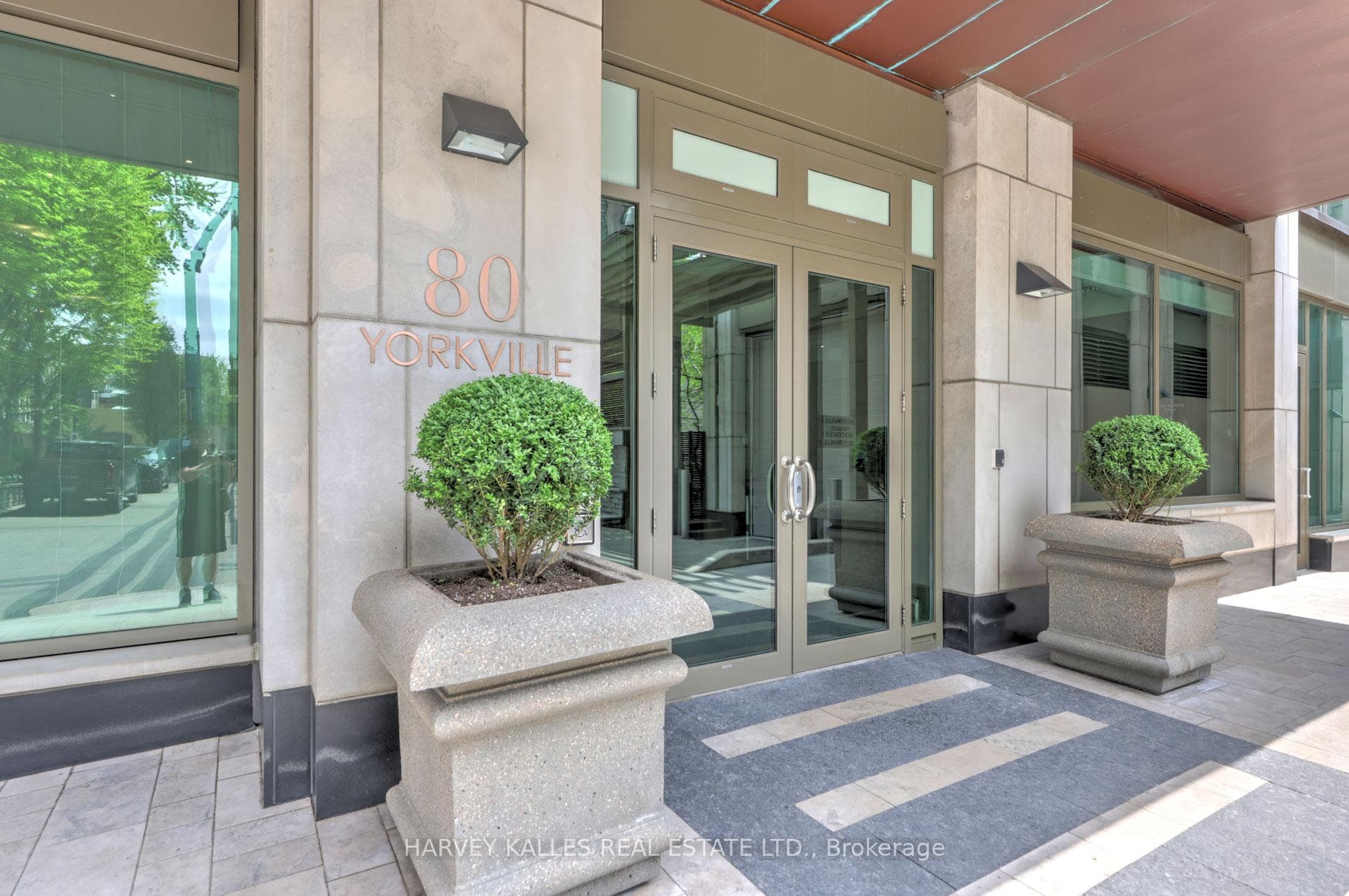 80 Yorkville Avenue Unit 501 photo 9