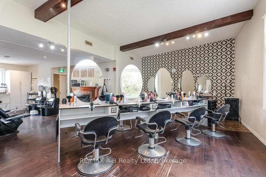4 MC FARLANE Street photo 19
