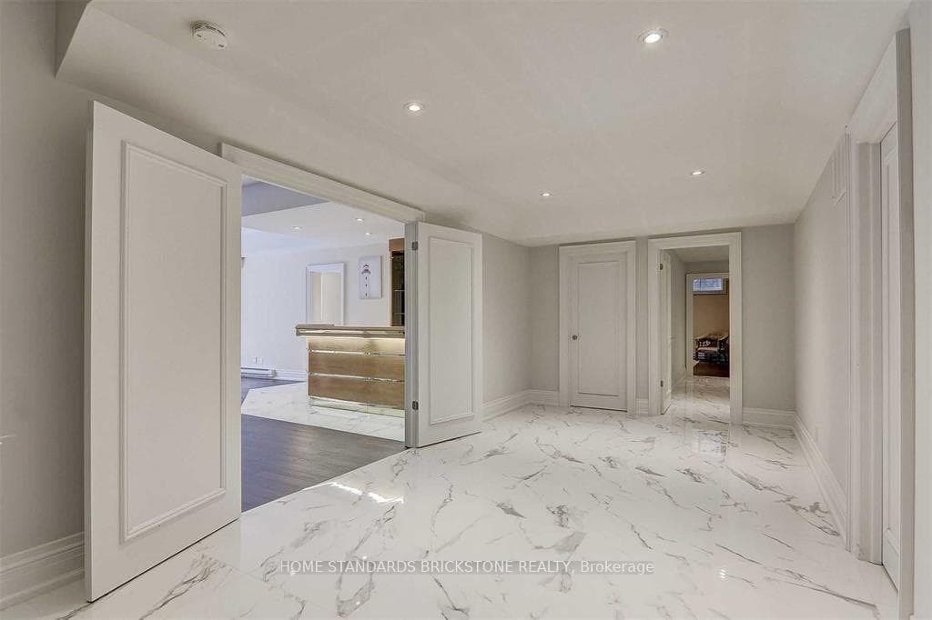 41 Arjay Crescent photo 22