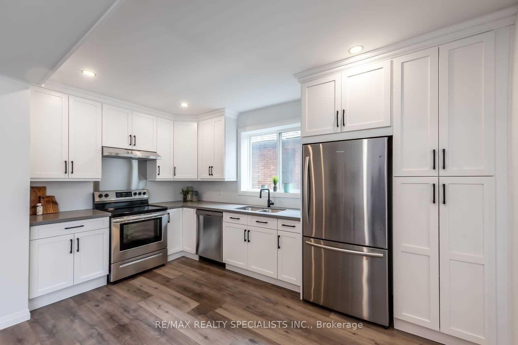256 Ottawa Street photo 8