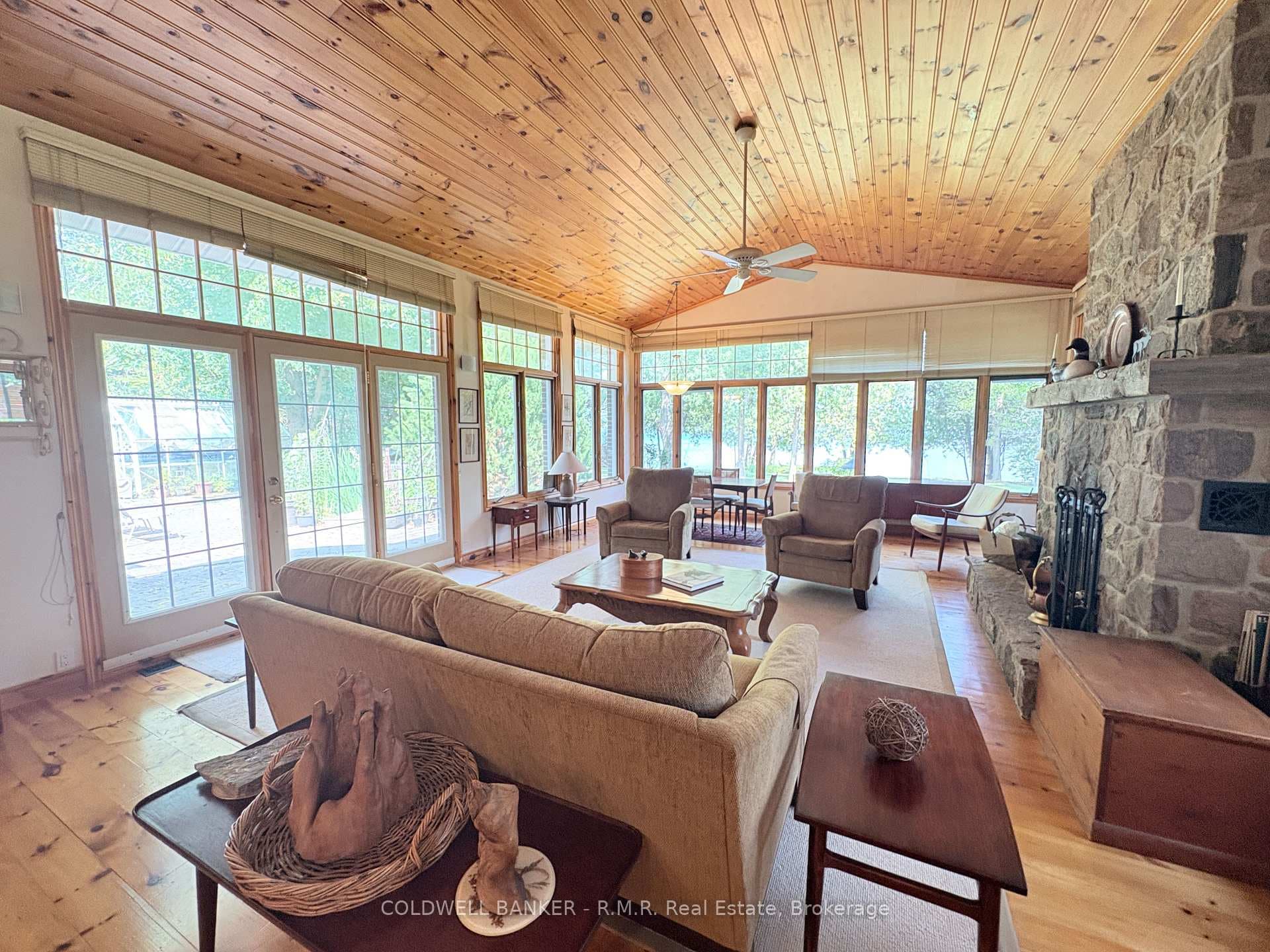 60 Pinewood Boulevard photo 12