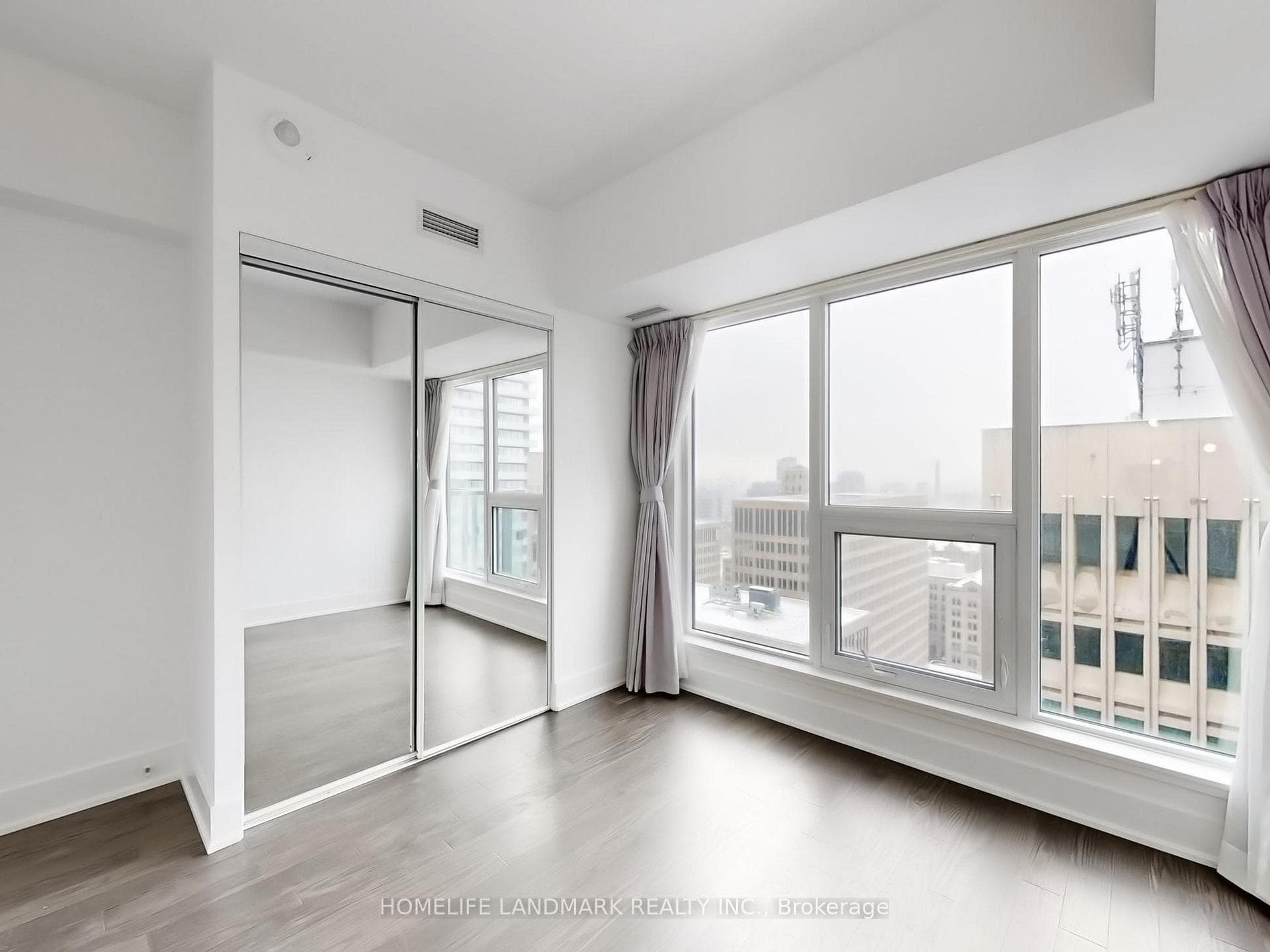 955 Bay Street Unit 2207 photo 12