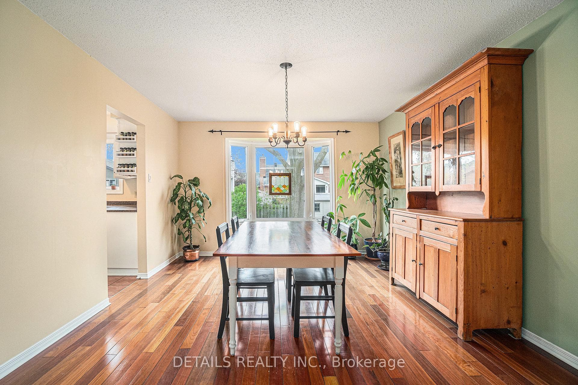 221 Macdougall Street photo 9