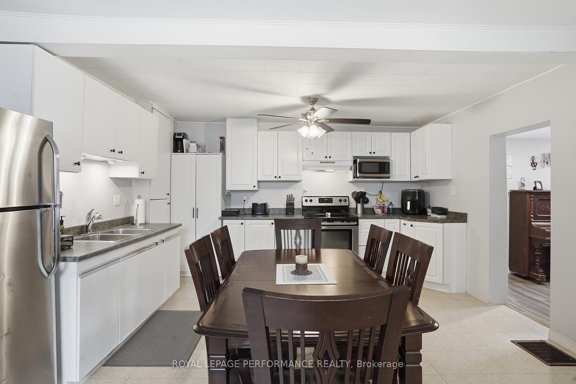 415-417 Higginson Street photo 7
