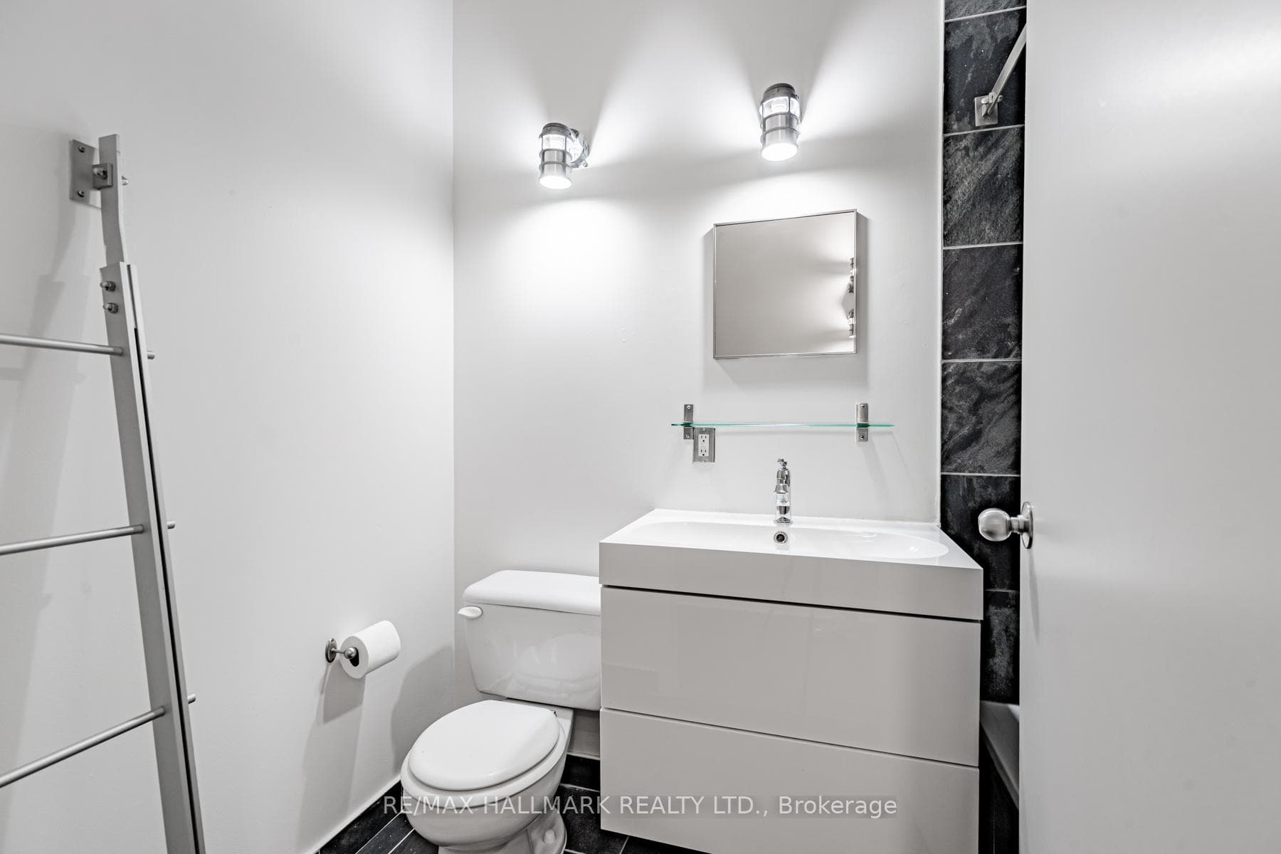 135 Dalhousie Street Unit 307 photo 25