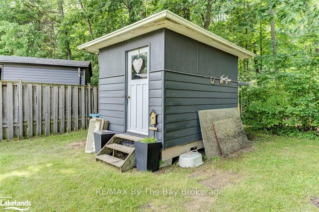 168 GOLF COURSE Road photo 41