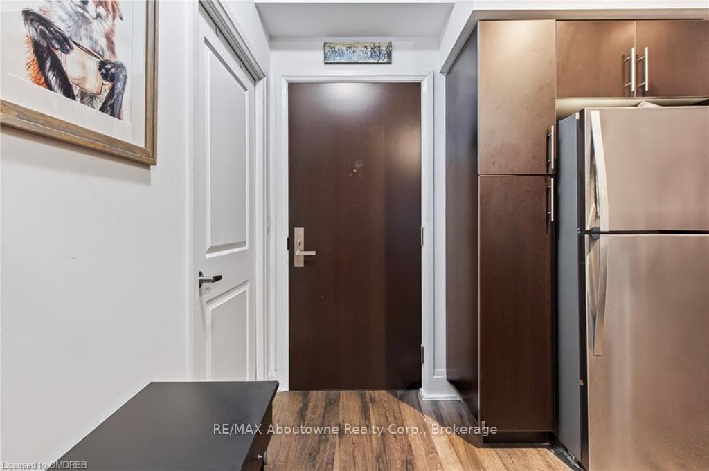 65 SPEERS Road Unit 1306 photo 3