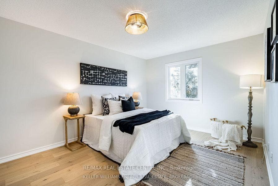 141 Speyside Drive photo 13