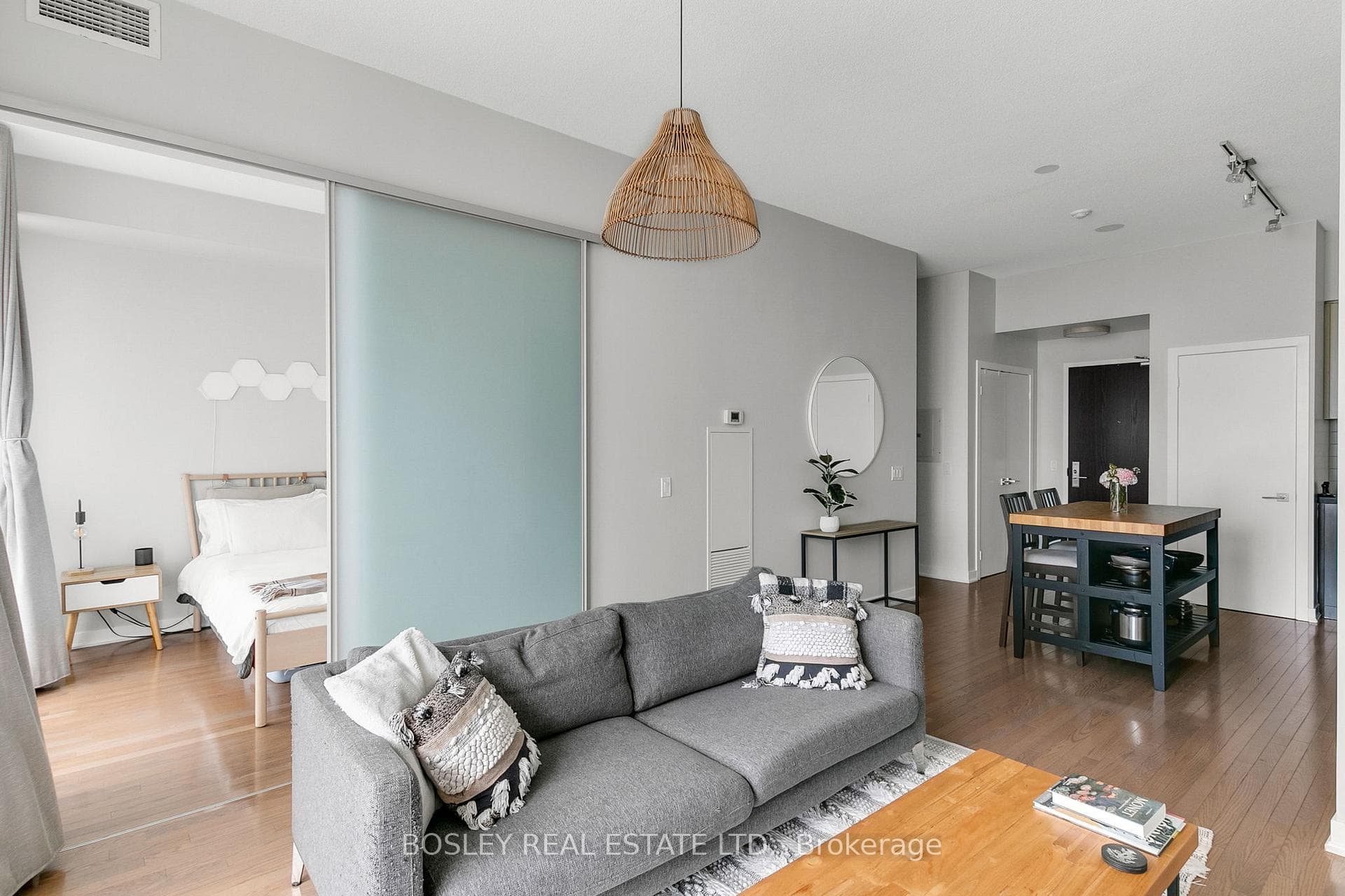 770 Bay Street Unit 2704 photo 13