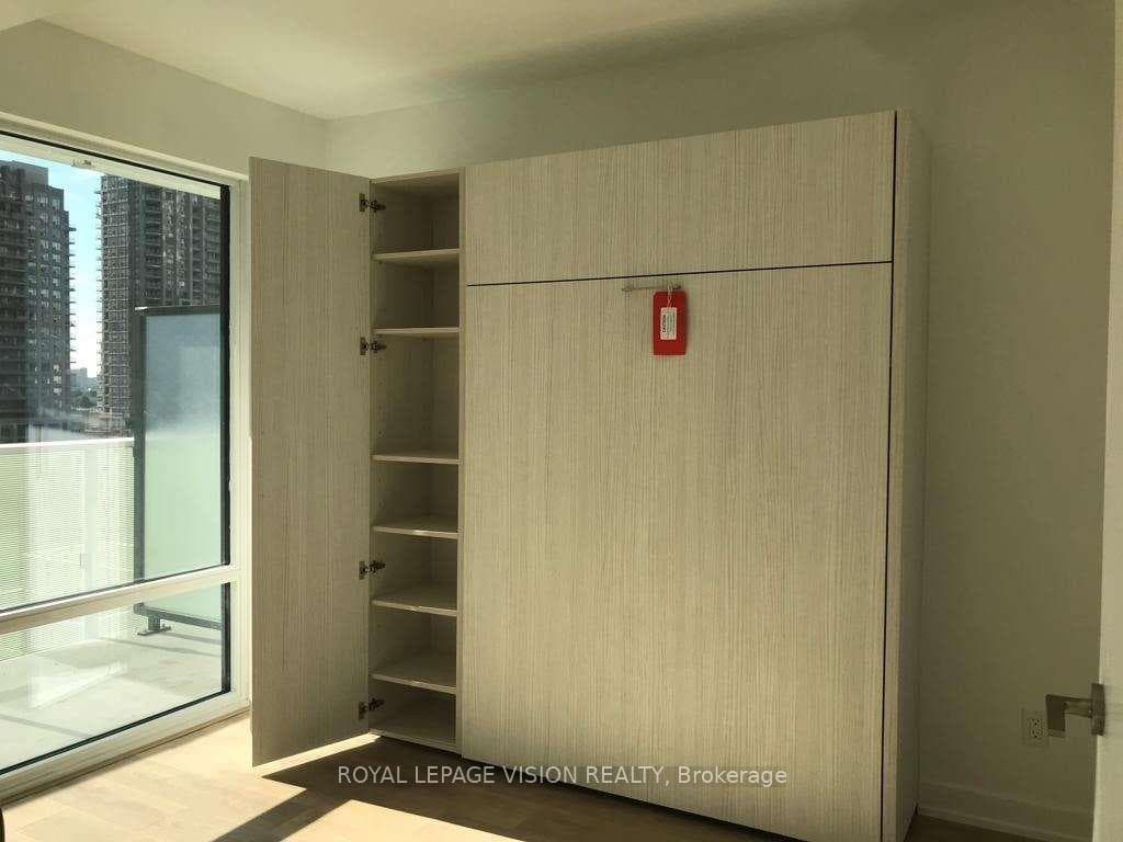 501 Yonge Street Unit 1001 photo 7