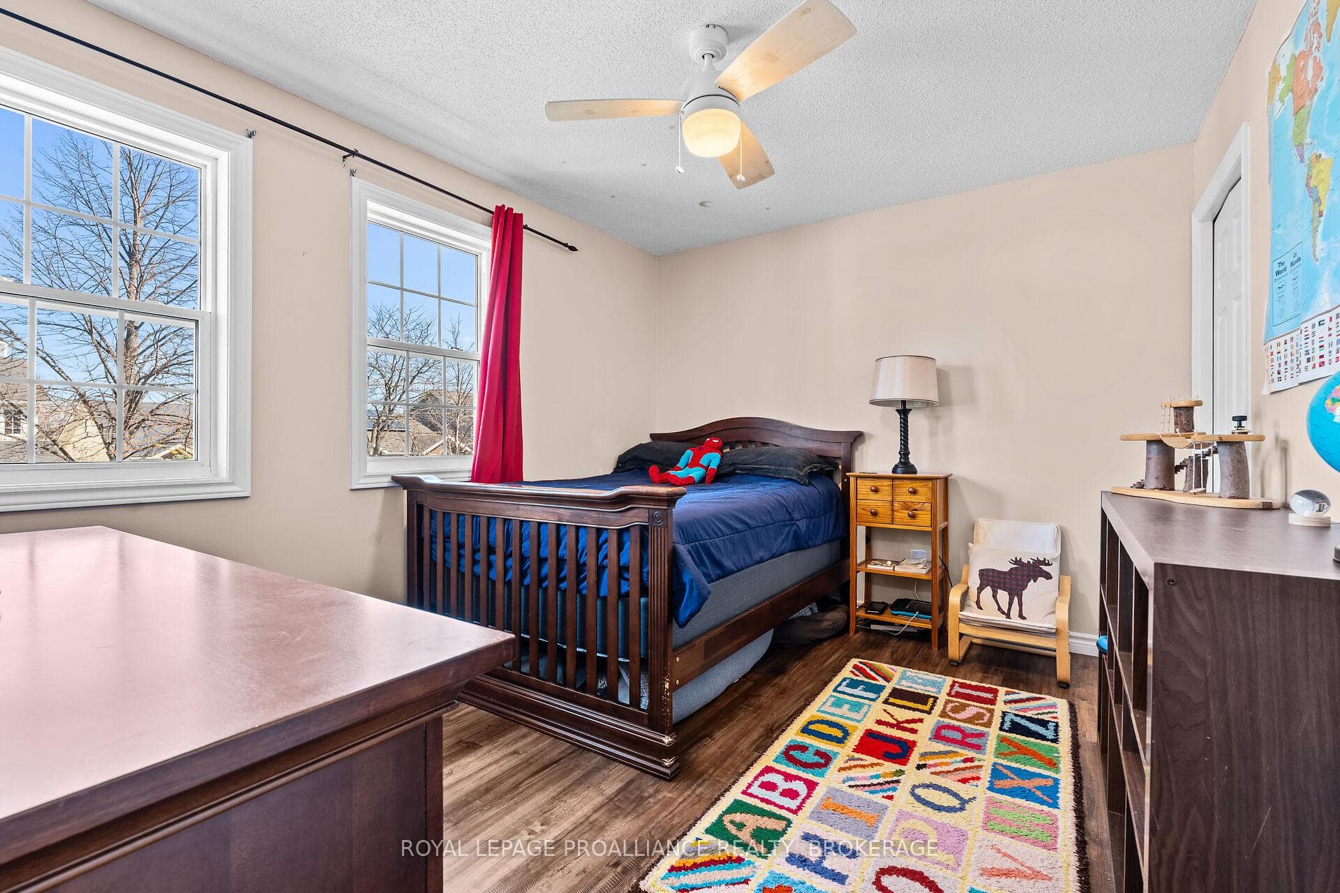 535 Freeman Crescent photo 25